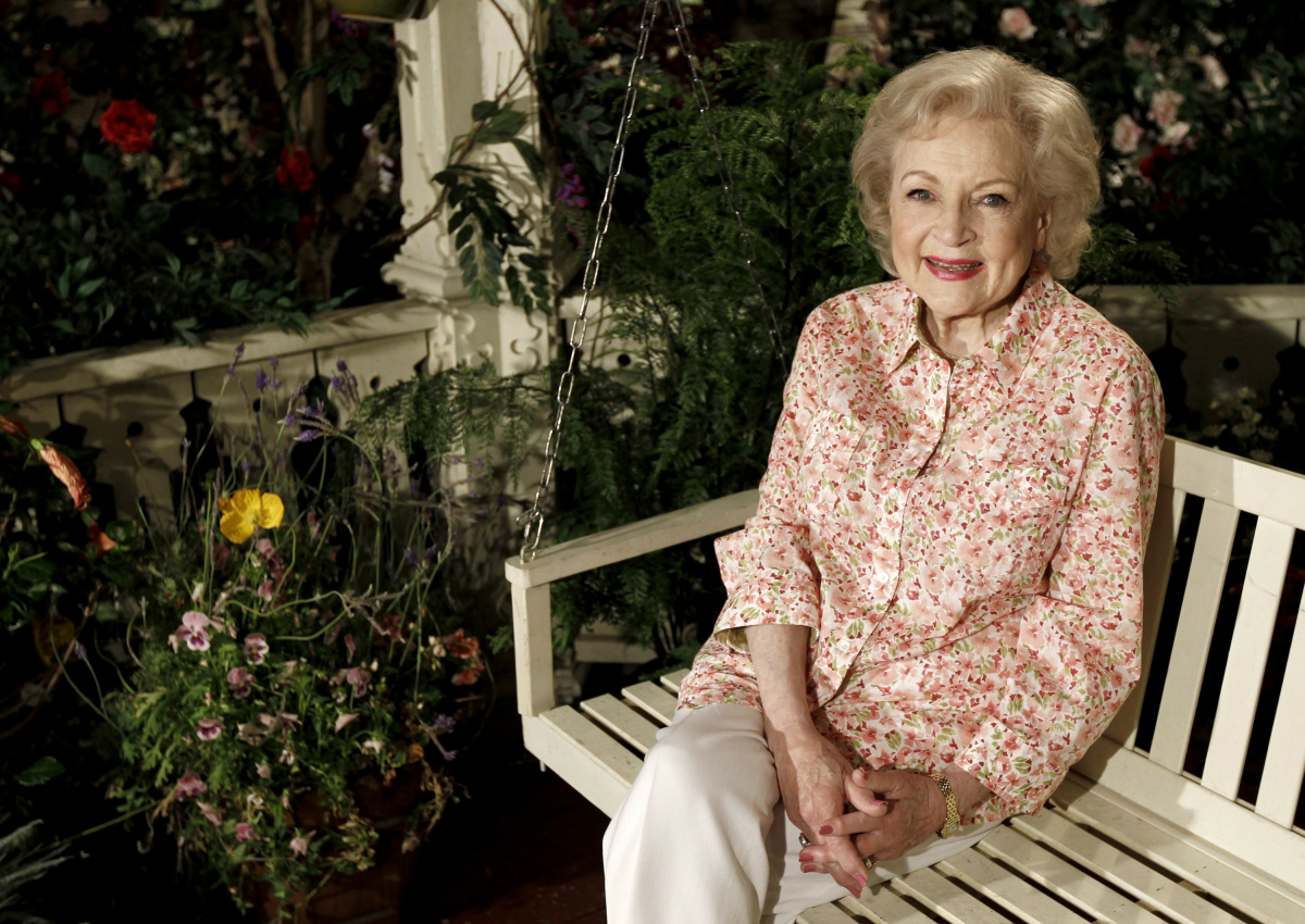 # 再 17 天就是她的百歲生日：永遠的黃金女郎 Betty White 享壽 99 歲！ 1