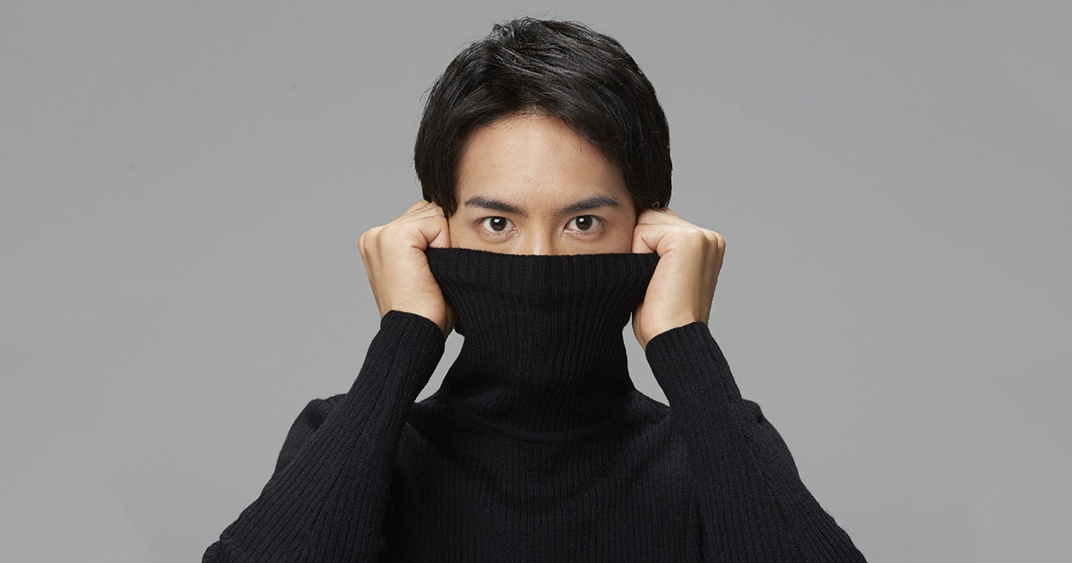 # 男人冬天穿高領展現品味要小心：這個姿勢在日本不要亂擺！