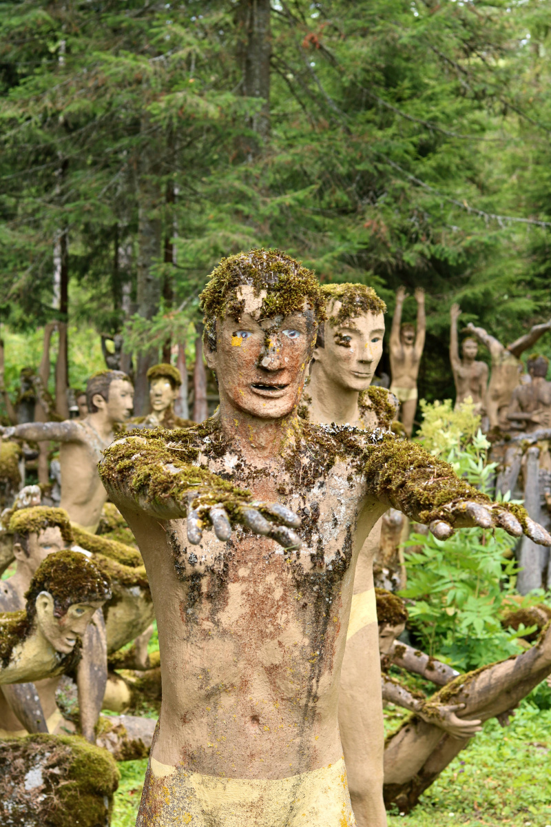 # 他用 50 年造一座雕塑公園只為救贖自我：芬蘭最神迷藝術家 Veijo Rönkkönen 和他的秘密花園 8