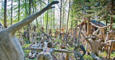 # 他用 50 年造一座雕塑公園只為救贖自我：芬蘭最神迷藝術家 Veijo Rönkkönen 和他的秘密花園
