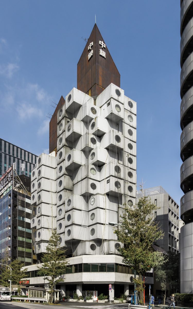 # 等不到 Cyberpunk 成真的那天：日本傳奇建築師黑川紀章的代謝建築「中銀膠囊塔」今日起正式拆除！ 1