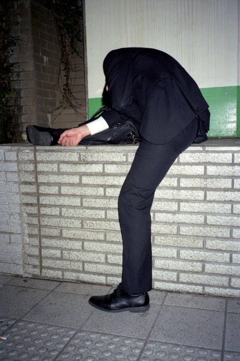 # 別人笑我酒醉行為太瘋癲，我笑他人時尚品味看不穿：拍下日本街頭最時髦「醉人」的 Pawel Jaszczuk 4