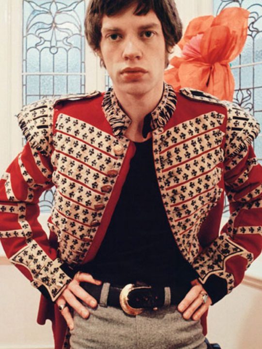 # 被魔力紅寫進歌裡，更是 Harry Styles 的時尚啟蒙：點一首 Moves Like Jagger 你知道要介紹誰了嗎？ 5