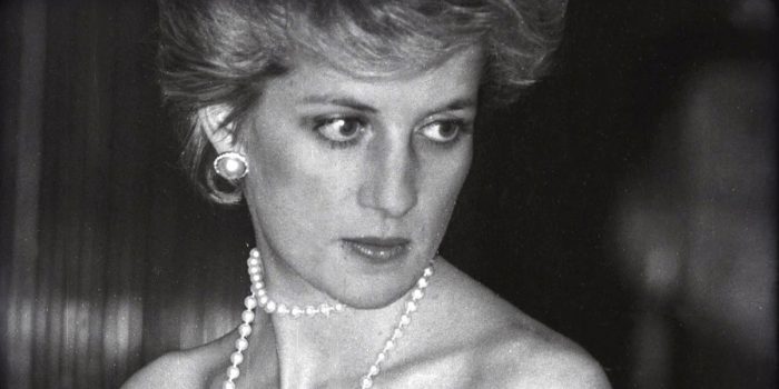 # 25 年前的悲劇也帶不走黛安娜王妃的堅毅：不願做英國女王，只願能成為人民的女王！
