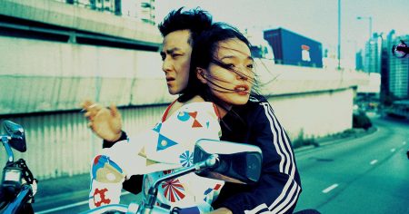 # 這不是王家衛的電影劇照，是他御用攝影師夏永康的「錯誤美學」：20 年前的舒淇和吳彥祖都成了最絢爛的藝術品