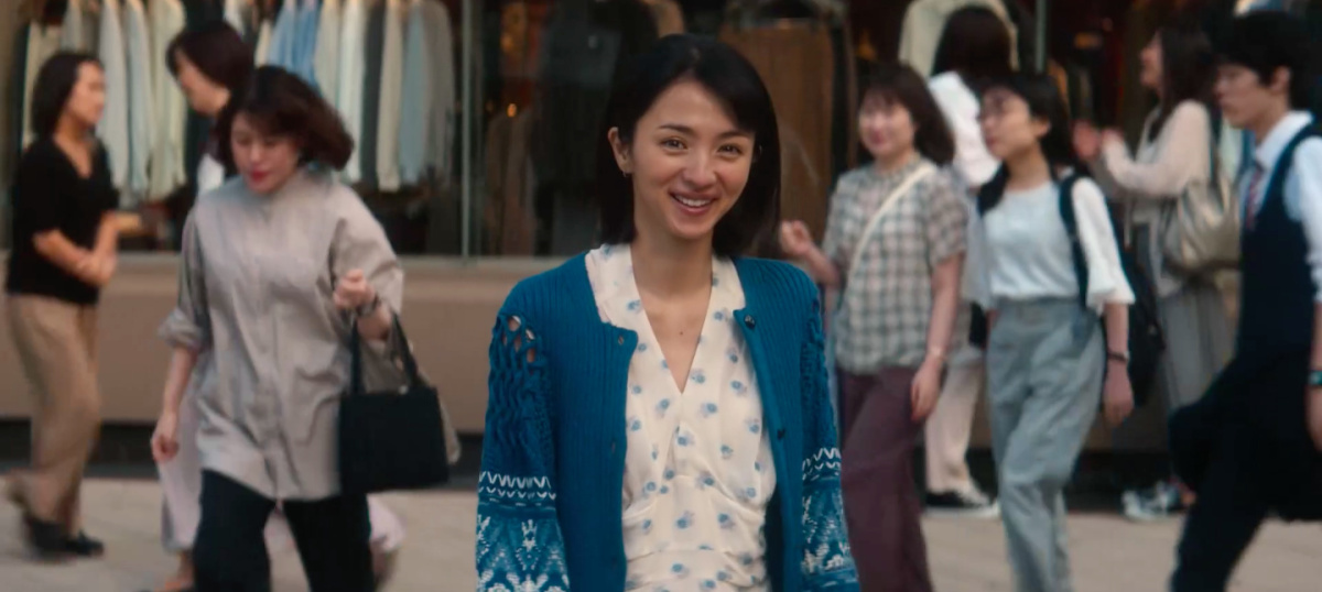 # 滿島光《初戀》最愛的藍色外套，連松隆子和小松菜奈都喜歡：日劇女主角到卡戴珊都穿的 Mame Kurogouchi 你還不認識？ 3
