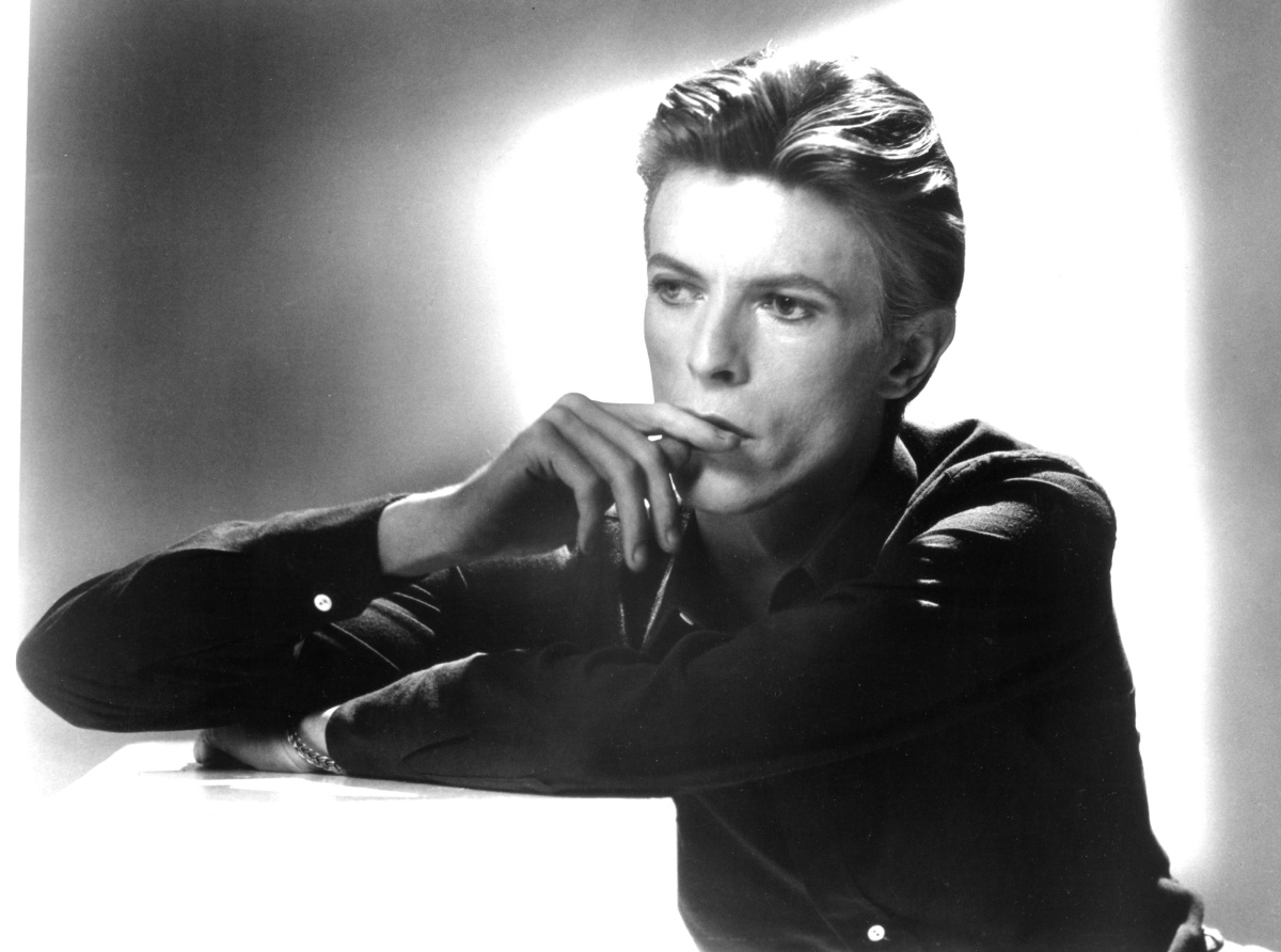 # 如果 76 年前沒有 David Bowie，音樂和時尚肯定很無趣：「想要滿足他人期待的想法，對藝術家來說很危險」 1