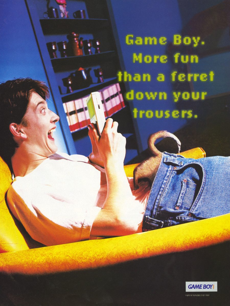 # 以為是 Playboy 的性感畫面，原來是 Game Boy 的宣傳照片：千禧年間最狂野的廣告，大人小孩都愛的 Game Boy！ 3