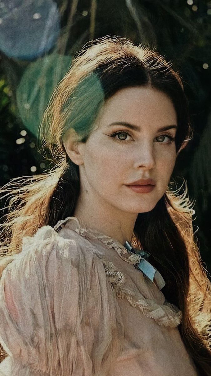 # 讓女權倒退幾百年的女歌手？不玩社群也不穿精品的巨星：「當代最偉大的作詞音樂人」Lana Del Rey 的如詩如歌 9