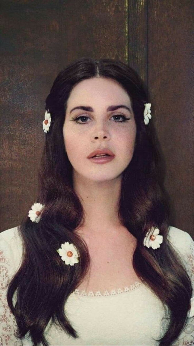 # 讓女權倒退幾百年的女歌手？不玩社群也不穿精品的巨星：「當代最偉大的作詞音樂人」Lana Del Rey 的如詩如歌 10