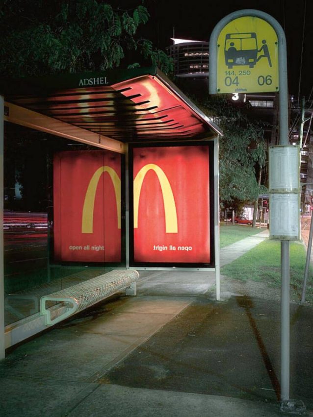 # 下班下課吃宵夜的好夥伴，有麥當勞陪你永遠不孤單：澳洲麥當勞將夜晚和 M 結合得淋漓盡致！ 8