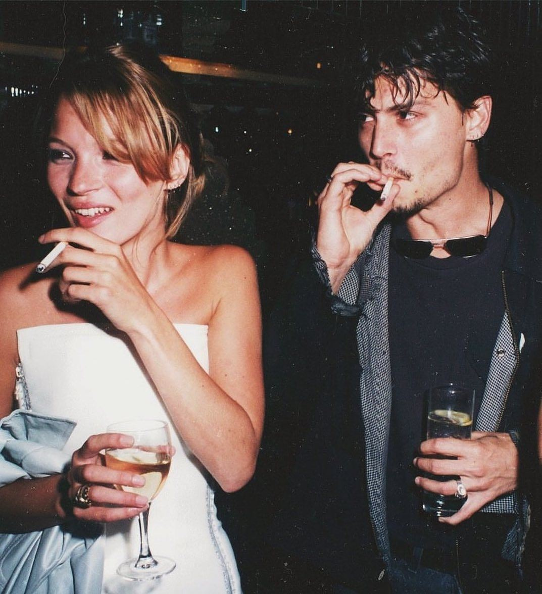 # 當年的凱特摩絲和強尼戴普，至今無人能及的叛逆情侶檔：Kate Moss 和 Johnny Depp 過去卻不過期的風格情侶！ 1
