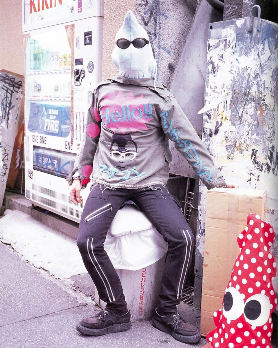 # 翻開日本傳奇街拍雜誌《TUNE》，才發現愛打扮的人都是窮人：怎麼現在走 Y2K 的年輕人，穿搭看起來跟以往差那麼多？ 19