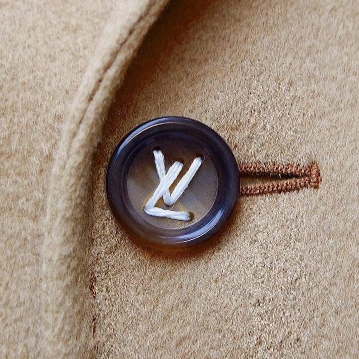 # 這件佈滿鈕扣的 Yohji Yamamoto 襯衫，是我每天出門都遲到的原因：山本耀司對於「鈕扣」的看法，其實反映著他在設計上的深度 11