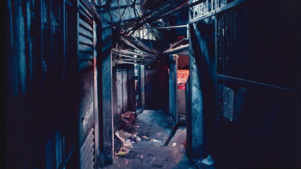 # 他拍下香港轟動一時的人間魔窟，也記錄了 80 年代的紙醉金迷 ：看完 Greg Girard 40 年前拍攝的照片，刷新你對香港的舊有印象 9