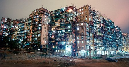 # 他拍下香港轟動一時的人間魔窟，也記錄了 80 年代的紙醉金迷 ：看完 Greg Girard 40 年前拍攝的照片，刷新你對香港的舊有印象