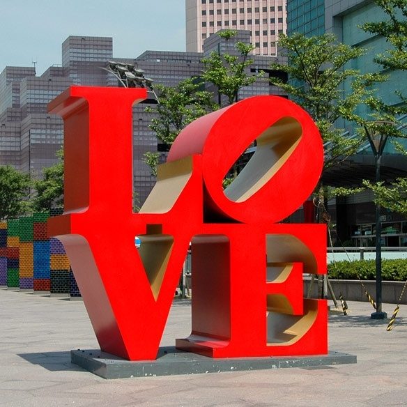 # 當「I ♥ N.Y」和「I ♥ TAIWAN」的遊客 T 恤墮落：從前只會在旅行穿的衣服，是怎麼登上時裝週的 ? 2