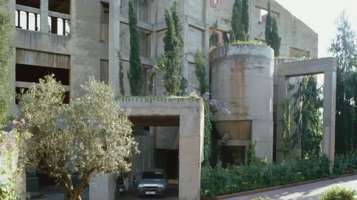 # 《他把廢棄工廠改成私人住家，打造了世界上最美的地方！》 ： 西班牙建築師 Ricardo Bofill 的 La Fàbrica 是生命的奇蹟？ 11