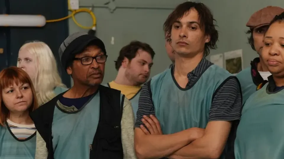 # 29歲的帥哥演員跑去拍電影，把「廢才」人生拍的打動人心 ： Harris Dickinson《廢才之道》，有些掙扎只有「廢」才知道 46