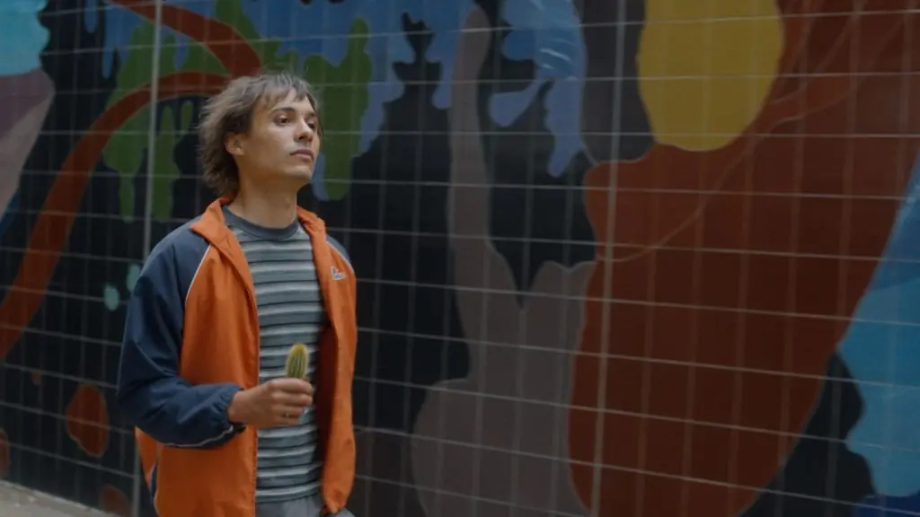 # 29歲的帥哥演員跑去拍電影，把「廢才」人生拍的打動人心 ： Harris Dickinson《廢才之道》，有些掙扎只有「廢」才知道 45