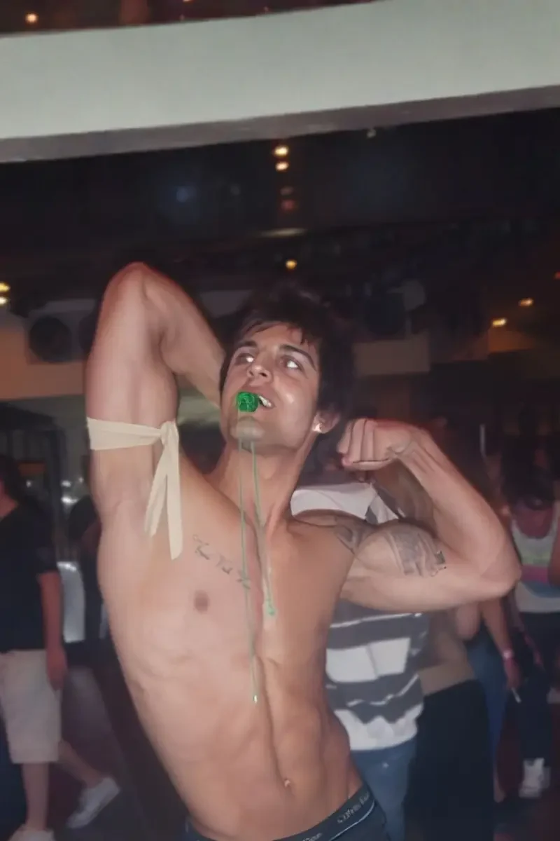 # 從瘦弱的宅男變成肌肉猛男，22 歲英年早逝卻激勵無數人：健身網紅鼻祖 Zyzz 是「活著」的典範！ 16