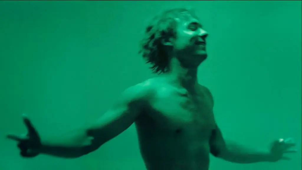 # 29歲的帥哥演員跑去拍電影，把「廢才」人生拍的打動人心 ： Harris Dickinson《廢才之道》，有些掙扎只有「廢」才知道 40