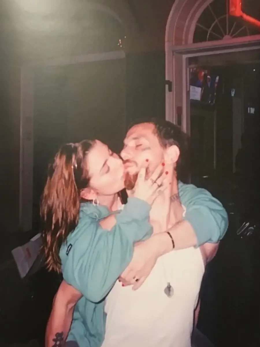 # 一本「有毒關係」的寫真《PTSD》（創傷後壓力症候群）： Julia Fox 早年深入地下次文化的一面 13