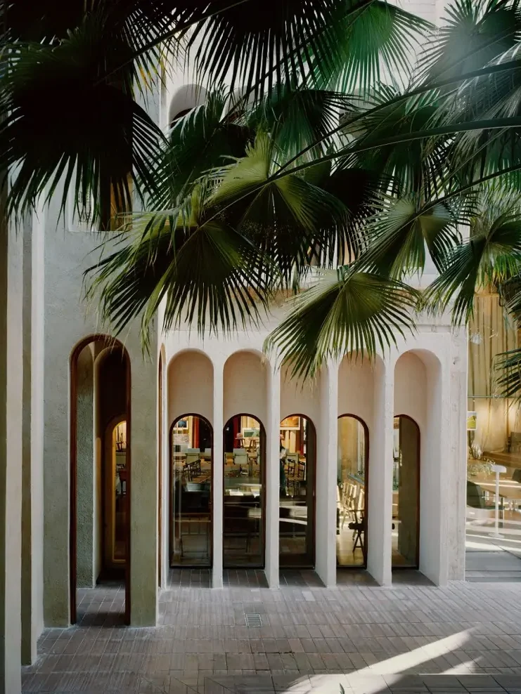 # 《他把廢棄工廠改成私人住家，打造了世界上最美的地方！》 ： 西班牙建築師 Ricardo Bofill 的 La Fàbrica 是生命的奇蹟？ 13