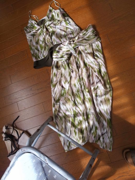 # 生產過度的時代,希望人們更懂得愛惜衣服:專訪 AKANE UTSUNOMIYA 設計師 蓮井茜 10 2019AW系列的蠶絲製套裝,非常輕盈之外,穿起來有自然的垂掛感,展現女性特有的纖細魅力。